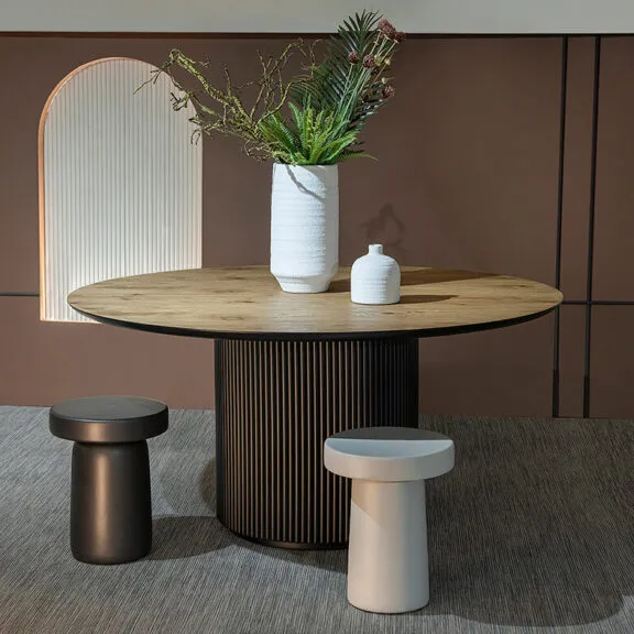 ICON DINING TABLE